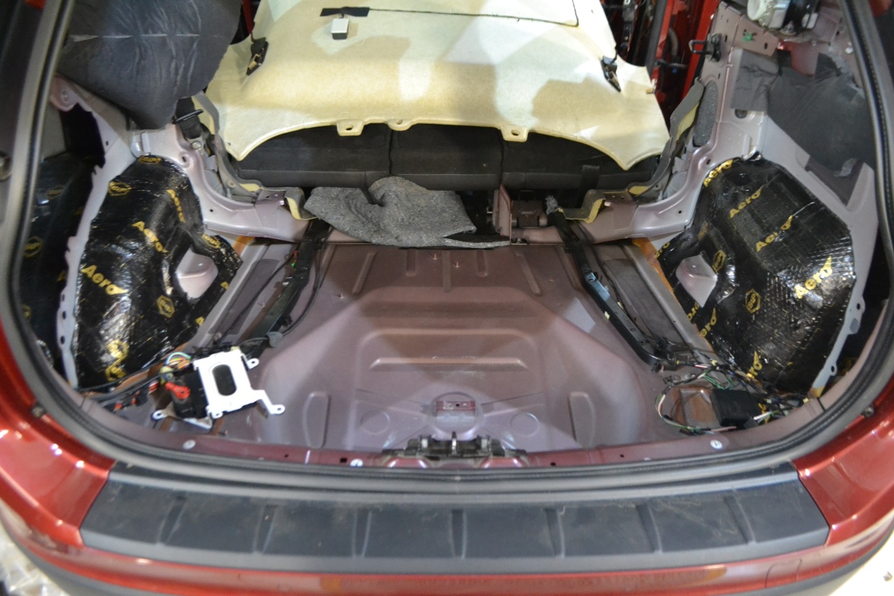 STP Bomb Aero self-adhesive damping mat, bulk pack (4.2 mm., 2.4 m²)