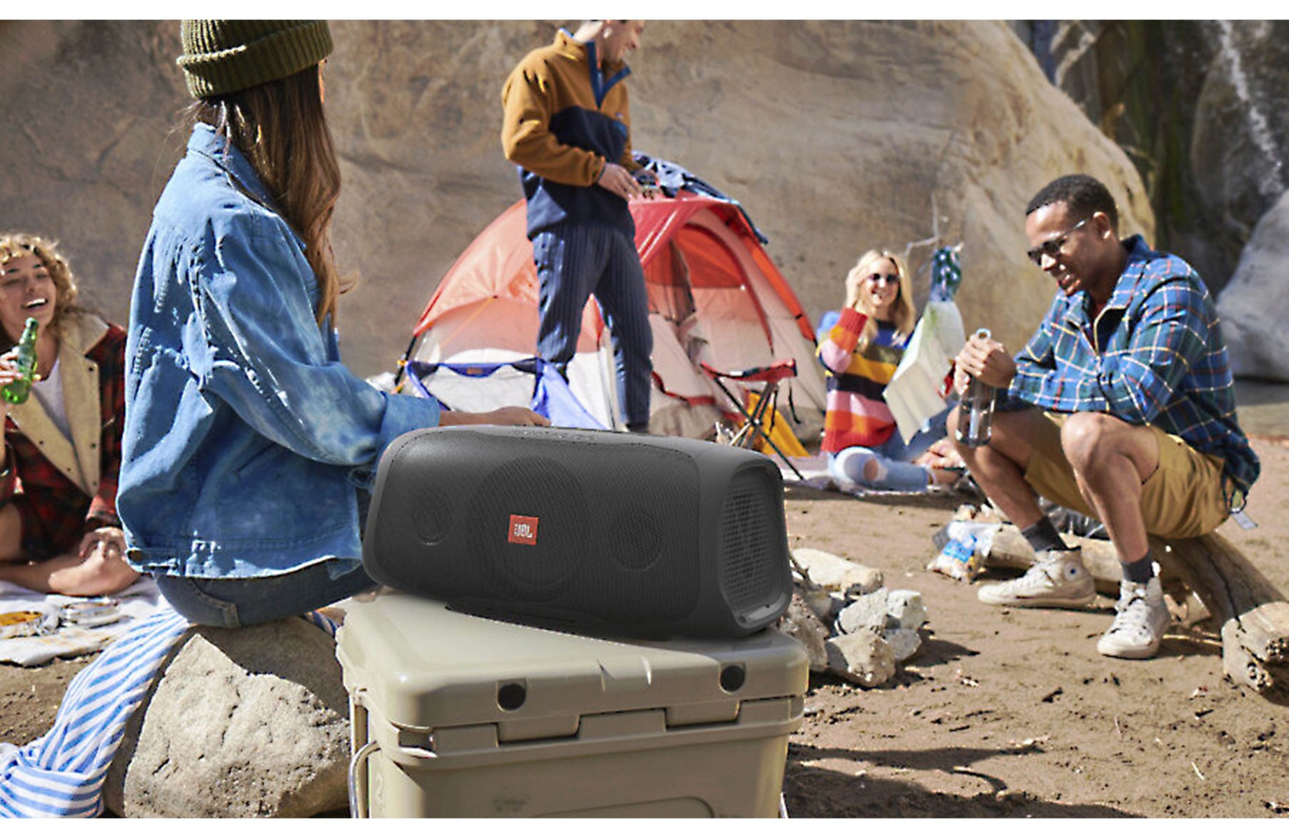 JBL BassPro GO subwoofer & full-range Bluetooth speaker.