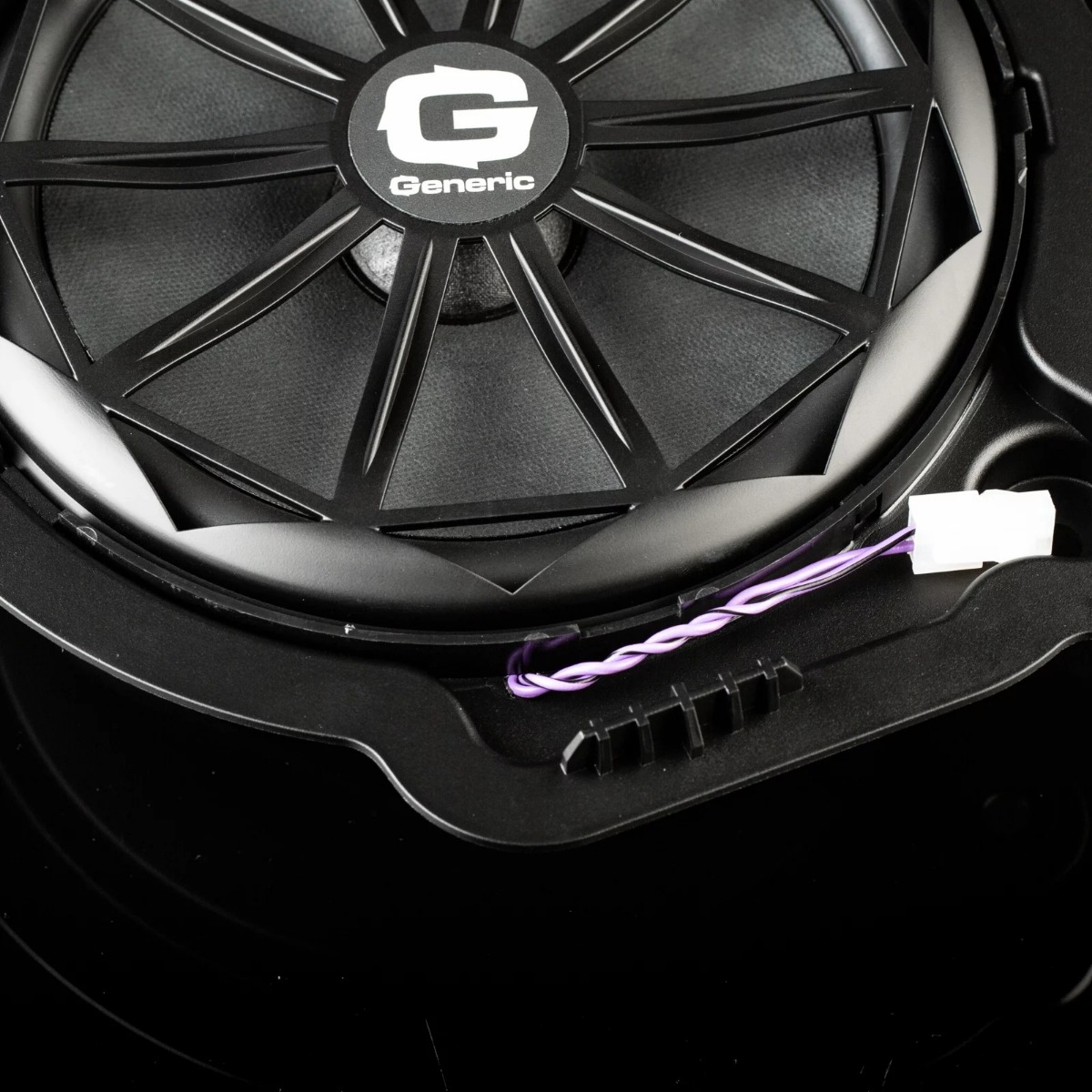 Gladen Generic 200-MB01 subwoofer 8" (200 mm) for Mercedes Benz.