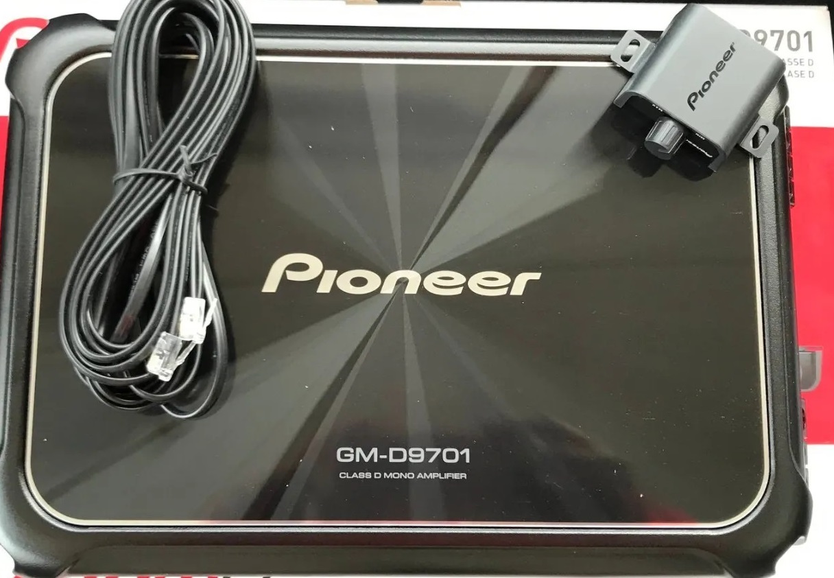 Pioneer GM-D9701 (D class) power amplifier (mono).