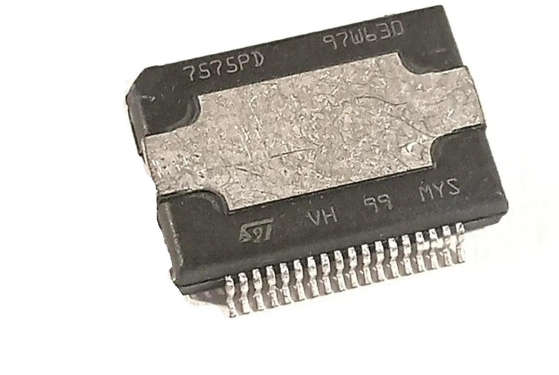 TDA7575pd audio amplifiers (PowerSO36). 