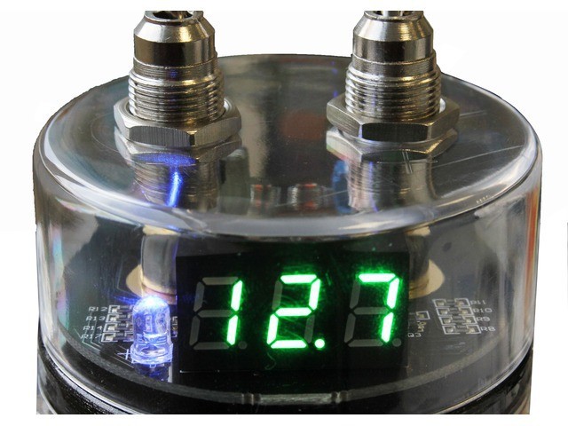 AIV 1F car audio capacitor with digital voltmeter (1.0 Farad)