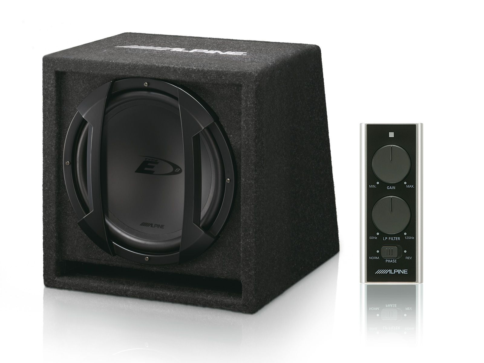 Alpine SWE-815 active subwoofer 8" (200 mm).