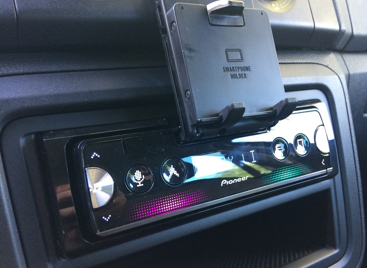 Pioneer SPH-10BT smartphone receiver with USB, Bluetooth.