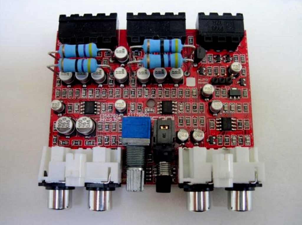 High level speaker signal to Low level RCA adapter (4-channel). Mosconi HLA-SUM.